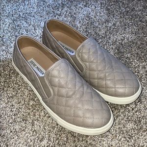 Steve Madden sneaker